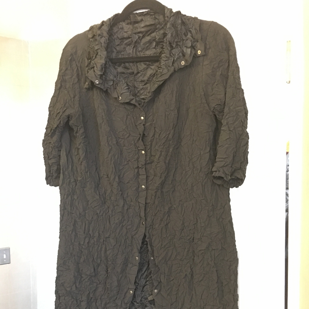 Women's Crinkle Button-Front Blouse - Black